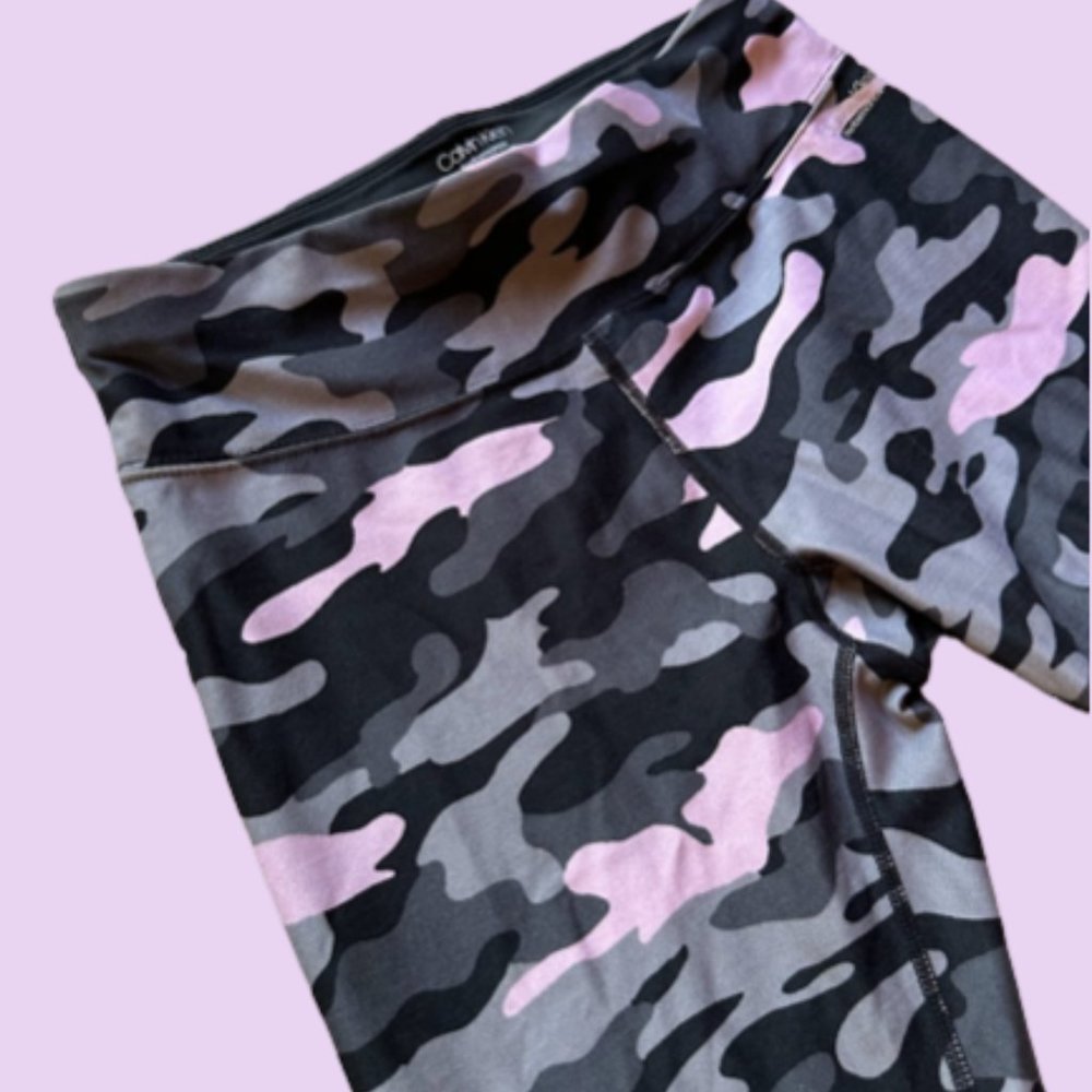 Calvin Klein Performance Capri Leggings (S)